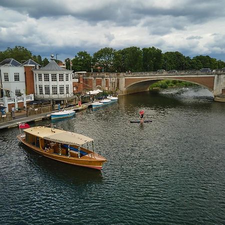 Hotel The Mitre, Hampton Court Kingston upon Thames  Zewnętrze zdjęcie The River Wey at Farnham
