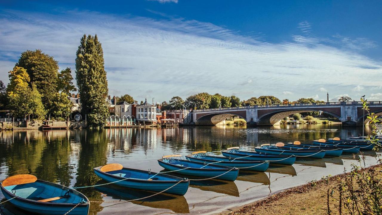 Hotel The Mitre, Hampton Court Kingston upon Thames  Zewnętrze zdjęcie The River Thames at Hampton