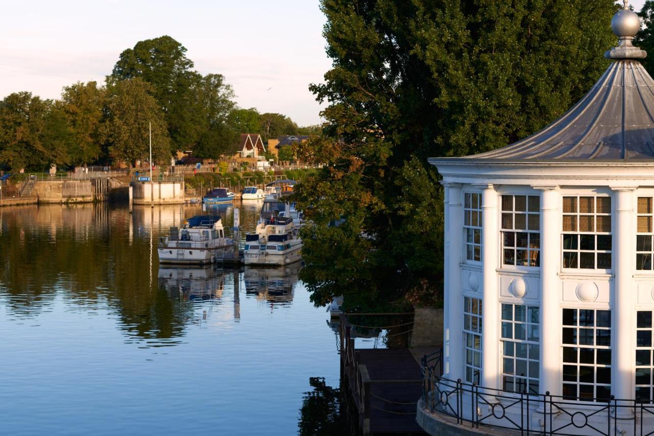 Hotel The Mitre, Hampton Court Kingston upon Thames  Zewnętrze zdjęcie The River Wey at Farnham