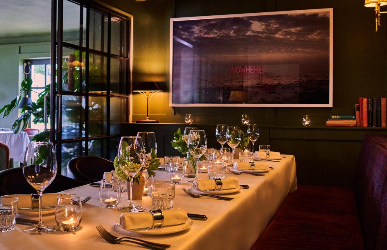 Hotel The Mitre, Hampton Court Kingston upon Thames  Zewnętrze zdjęcie The interior of the restaurant
