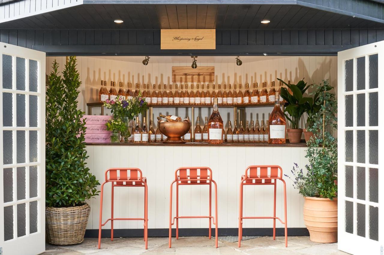 Hotel The Mitre, Hampton Court Kingston upon Thames  Zewnętrze zdjęcie The bar at the 2019 edition of the 100 Campuses for Change conference