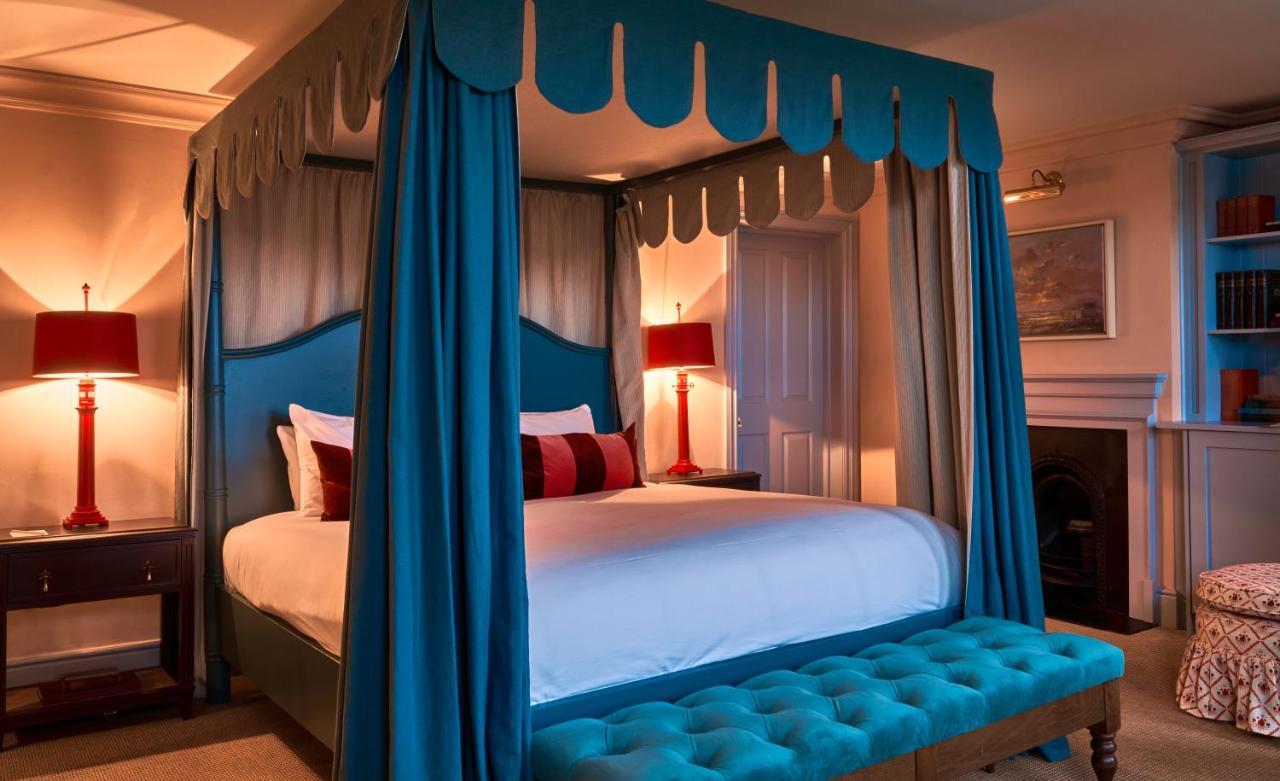 Hotel The Mitre, Hampton Court Kingston upon Thames  Zewnętrze zdjęcie