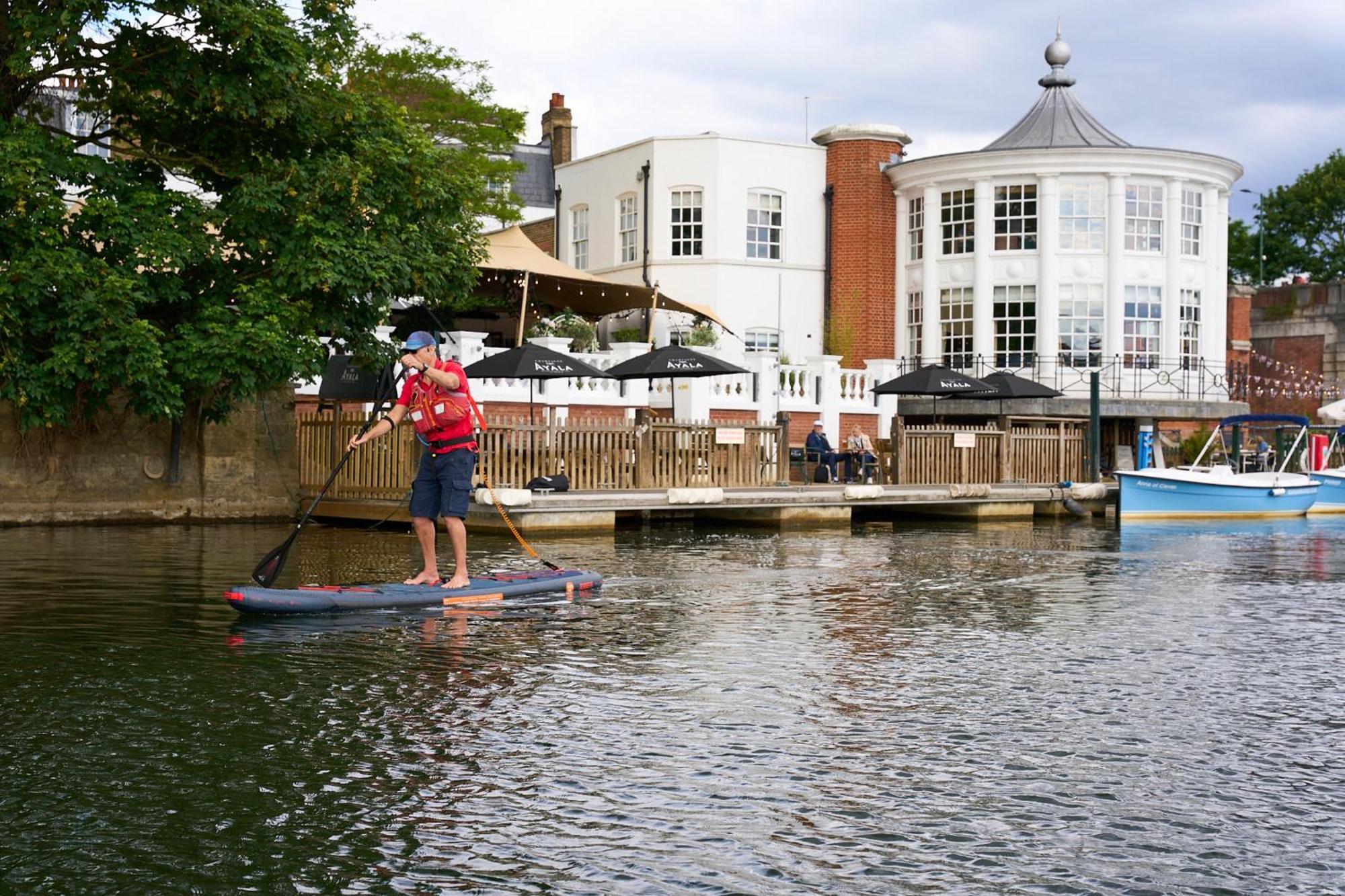 Hotel The Mitre, Hampton Court Kingston upon Thames  Zewnętrze zdjęcie Stand Up Paddle Boarding on the River Wey