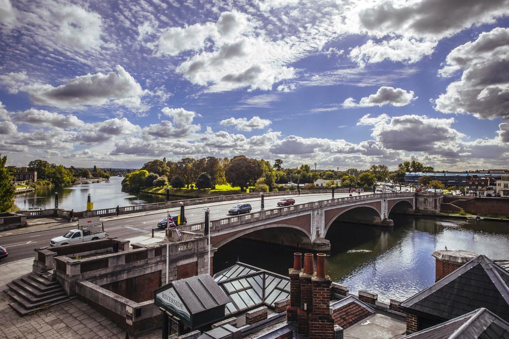 Hotel The Mitre, Hampton Court Kingston upon Thames  Zewnętrze zdjęcie The River Thames at Marlow